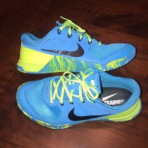 Nike Flywire RS001 lite running shoe